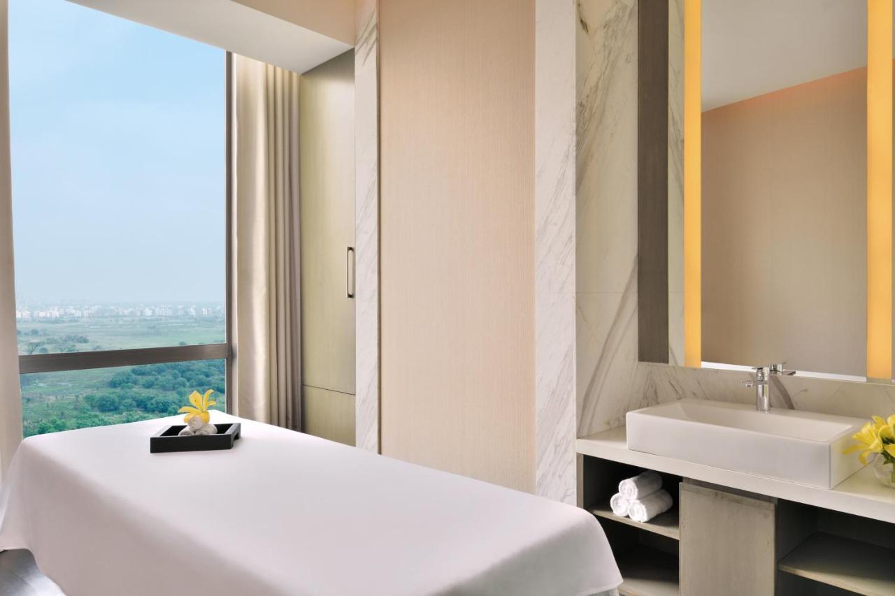 Отель The Westin Kolkata Rajarhat Экстерьер фото