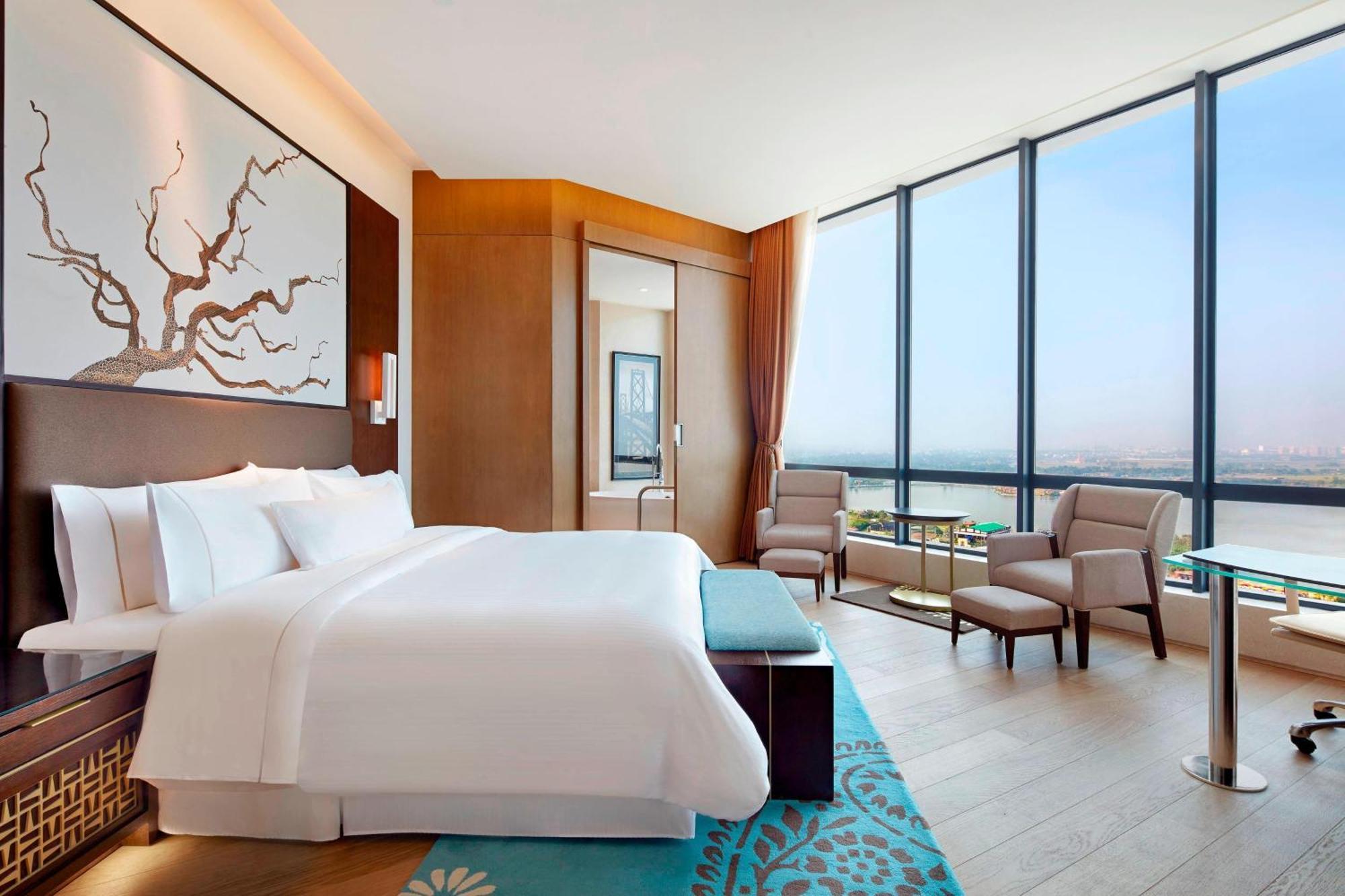 Отель The Westin Kolkata Rajarhat Экстерьер фото